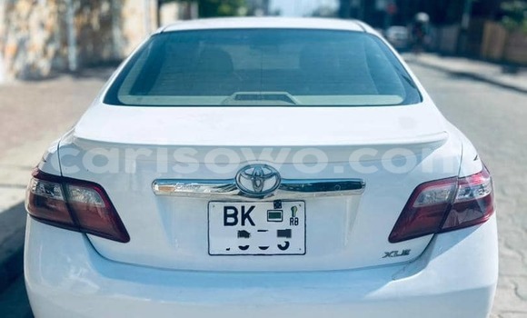Buy Used Toyota Camry White Car in Cotonou in Benign