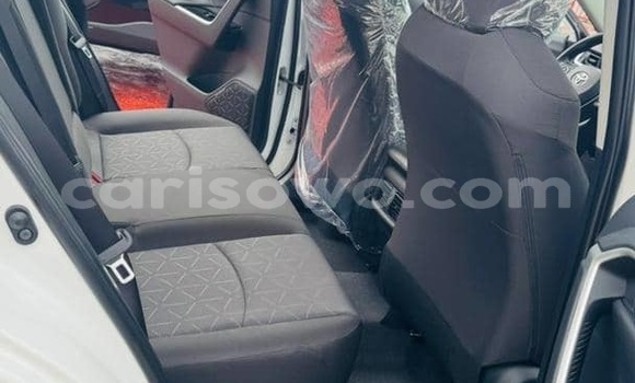 Acheter Neuf Voiture Toyota RAV4 Blanc à Cotonou, Benin Acheter Neuf Voiture Toyota RAV4 Blanc à Cotonou, Benin