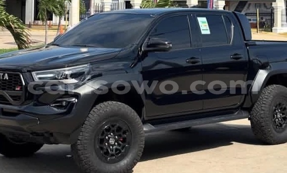 Sayi Na hannu Toyota Hilux White Mota in Cotonou a Benin Sayi Na hannu Toyota Hilux White Mota in Cotonou a Benin
