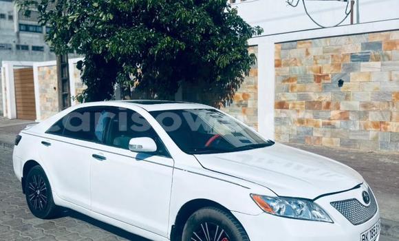 Sayi Na hannu Toyota Camry White Mota in Cotonou a Benin Sayi Na hannu Toyota Camry White Mota in Cotonou a Benin