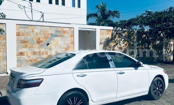Sayi Na hannu Toyota Camry White Mota in Cotonou a Benin Sayi Na hannu Toyota Camry White Mota in Cotonou a Benin