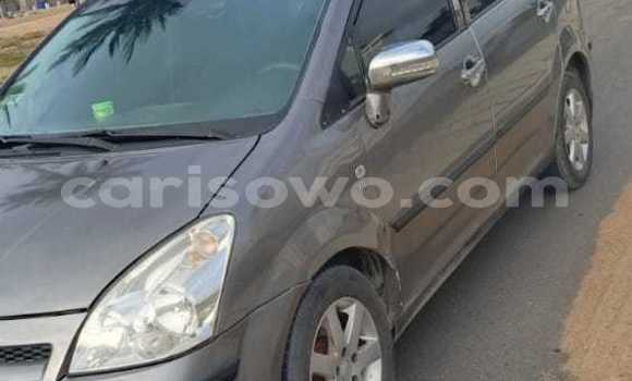 Sayi Na hannu Toyota Corolla Verso Azurfa Mota in Cotonou a Benin Sayi Na hannu Toyota Corolla Verso Azurfa Mota in Cotonou a Benin