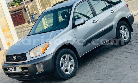Sayi Na hannu Toyota RAV4 Azurfa Mota in Cotonou a Benin Sayi Na hannu Toyota RAV4 Azurfa Mota in Cotonou a Benin