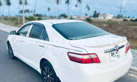 Sayi Na hannu Toyota Camry White Mota in Cotonou a Benin Sayi Na hannu Toyota Camry White Mota in Cotonou a Benin