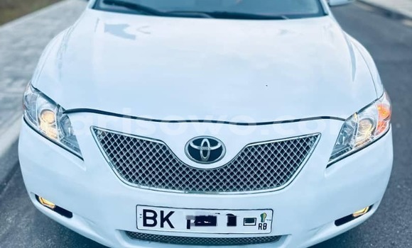 Sayi Na hannu Toyota Camry White Mota in Cotonou a Benin Sayi Na hannu Toyota Camry White Mota in Cotonou a Benin