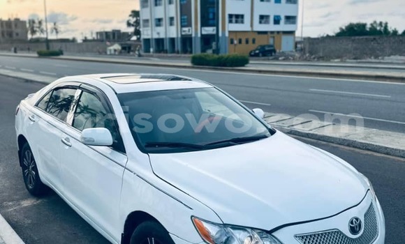 Sayi Na hannu Toyota Camry White Mota in Cotonou a Benin Sayi Na hannu Toyota Camry White Mota in Cotonou a Benin