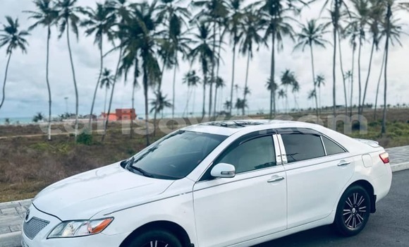 Sayi Na hannu Toyota Camry White Mota in Cotonou a Benin Sayi Na hannu Toyota Camry White Mota in Cotonou a Benin