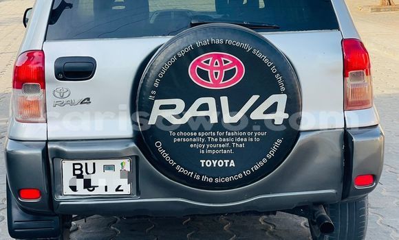 Sayi Na hannu Toyota RAV4 Azurfa Mota in Cotonou a Benin Sayi Na hannu Toyota RAV4 Azurfa Mota in Cotonou a Benin