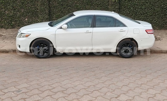 Acheter Occasion Voiture Toyota Camry Blanc à Abomey Calavi, Benin