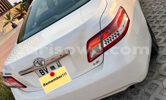 Sayi Na hannu Toyota Camry White Mota in Abomey Calavi a Benin Sayi Na hannu Toyota Camry White Mota in Abomey Calavi a Benin