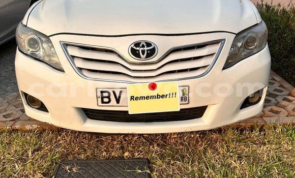 Sayi Na hannu Toyota Camry White Mota in Abomey Calavi a Benin Sayi Na hannu Toyota Camry White Mota in Abomey Calavi a Benin
