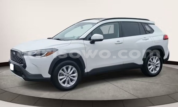 Sayi Na hannu Toyota Corolla Cross White Mota in Cotonou a Benin Sayi Na hannu Toyota Corolla Cross White Mota in Cotonou a Benin