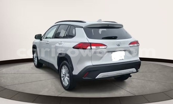 Sayi Na hannu Toyota Corolla Cross White Mota in Cotonou a Benin Sayi Na hannu Toyota Corolla Cross White Mota in Cotonou a Benin