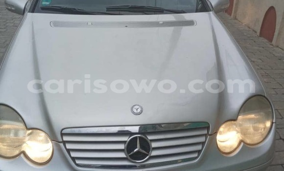 Sayi Na hannu Mercedes-Benz C180 coupe Azurfa Mota in Cotonou a Benin Sayi Na hannu Mercedes-Benz C180 coupe Azurfa Mota in Cotonou a Benin