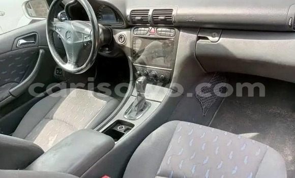 Sayi Na hannu Mercedes-Benz C180 coupe Azurfa Mota in Cotonou a Benin Sayi Na hannu Mercedes-Benz C180 coupe Azurfa Mota in Cotonou a Benin