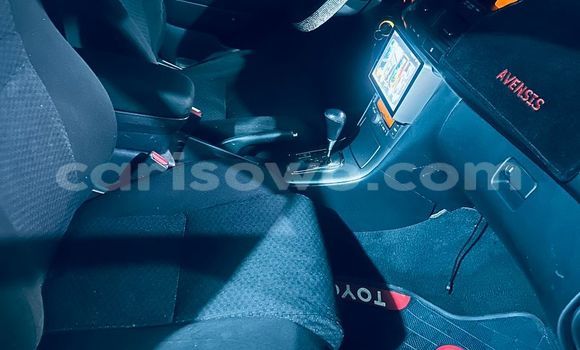 Sayi Na hannu Toyota Avensis Azurfa Mota in Cotonou a Benin Sayi Na hannu Toyota Avensis Azurfa Mota in Cotonou a Benin