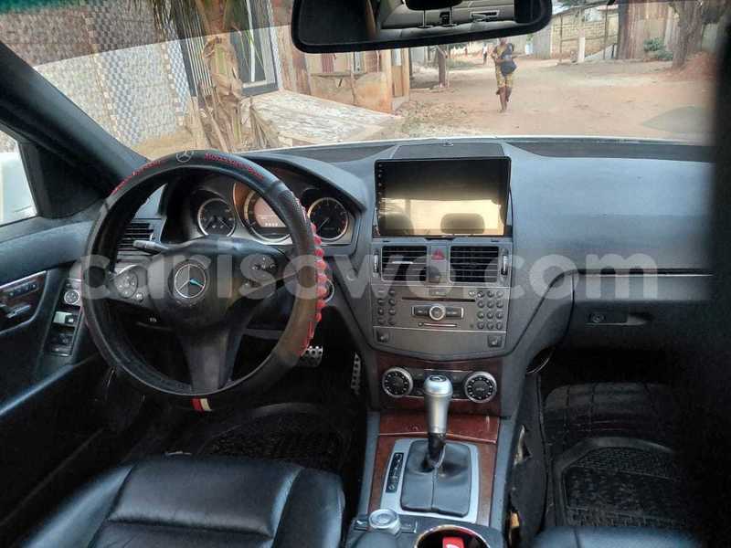 Big with watermark mercedes benz 300cd benin cotonou 24621