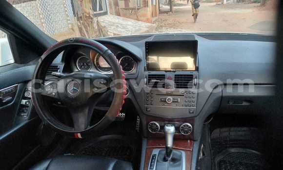 Acheter Occasion Voiture Mercedes-Benz 300CD Blanc à Cotonou, Benin Acheter Occasion Voiture Mercedes-Benz 300CD Blanc à Cotonou, Benin