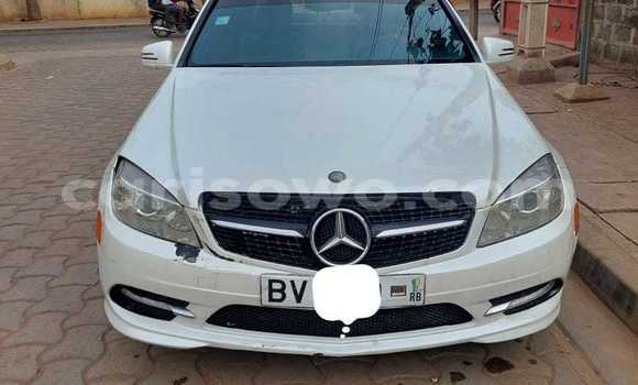 Acheter Occasion Voiture Mercedes-Benz 300CD Blanc à Cotonou, Benin Acheter Occasion Voiture Mercedes-Benz 300CD Blanc à Cotonou, Benin