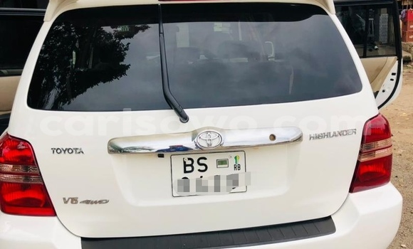 Acheter Occasion Voiture Toyota Highlander Blanc à Cotonou, Benin
