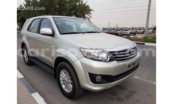 Acheter Import Voiture Toyota Fortuner Autre à Import - Dubai, Benin Acheter Import Voiture Toyota Fortuner Autre à Import - Dubai, Benin
