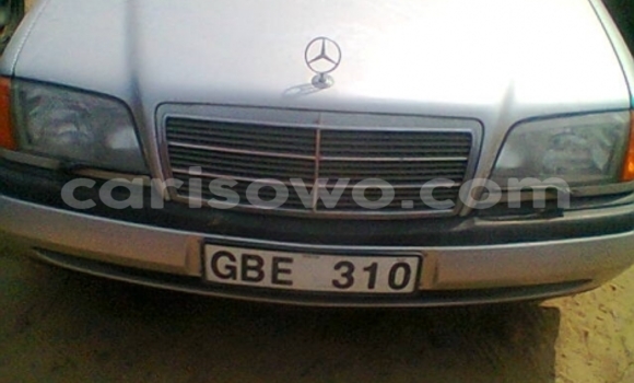 Sayi Na hannu Mercedes-Benz C–Class Azurfa Mota in Porto Novo a Benin