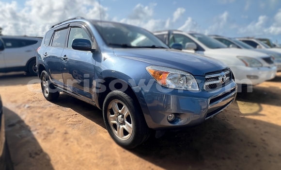 Sayi Na hannu Toyota RAV4 Blue Mota in Cotonou a Benin