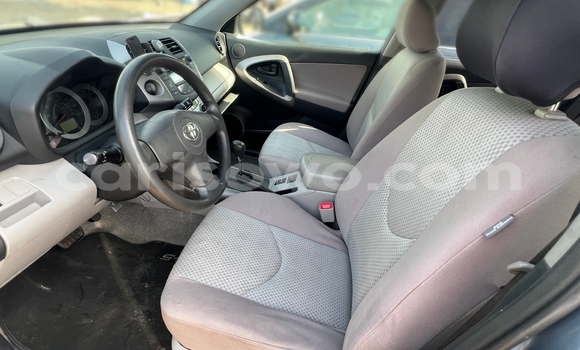 Ra Àlòkù Toyota RAV4 Blue Ọkọ̀ in Cotonou ni Benin Ra Àlòkù Toyota RAV4 Blue Ọkọ̀ in Cotonou ni Benin