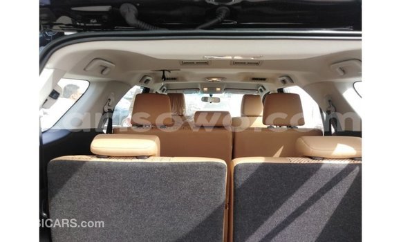 Acheter Import Voiture Toyota Fortuner Noir à Import - Dubai, Benin Acheter Import Voiture Toyota Fortuner Noir à Import - Dubai, Benin