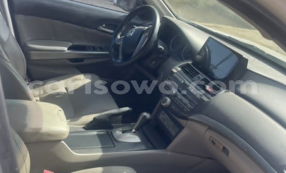 Buy Used Honda Accord White Car in Cotonou in Benign