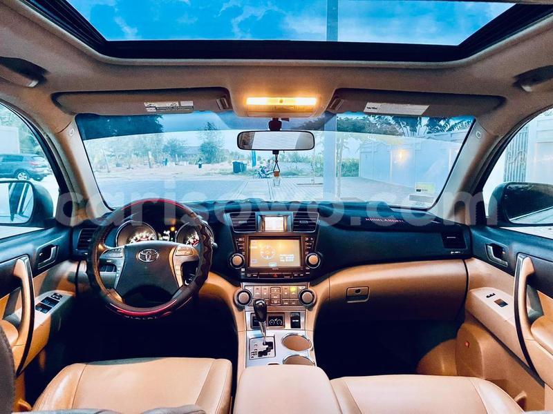 Big with watermark toyota highlander benin cotonou 24696