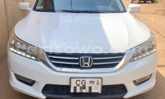 Acheter Occasion Voiture Honda Accord Blanc à Cotonou, Benin