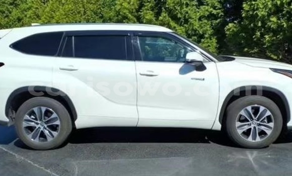 Acheter Occasion Voiture Toyota Highlander Blanc à Cotonou, Benin Acheter Occasion Voiture Toyota Highlander Blanc à Cotonou, Benin