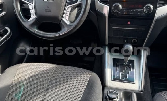 Acheter Occasion Voiture Mitsubishi L200 Blanc à Cotonou, Benin Acheter Occasion Voiture Mitsubishi L200 Blanc à Cotonou, Benin