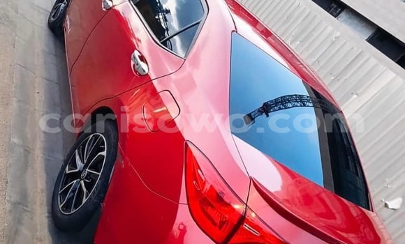 Sayi Na hannu Toyota Corolla Red Mota in Cotonou a Benin