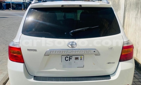 Acheter Import Voiture Toyota Highlander Blanc à Cotonou, Benin