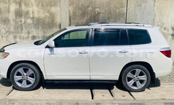 Acheter Import Voiture Toyota Highlander Blanc à Cotonou, Benin Acheter Import Voiture Toyota Highlander Blanc à Cotonou, Benin