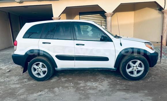Acheter Occasion Voiture Toyota RAV4 Blanc à Cotonou, Benin Acheter Occasion Voiture Toyota RAV4 Blanc à Cotonou, Benin