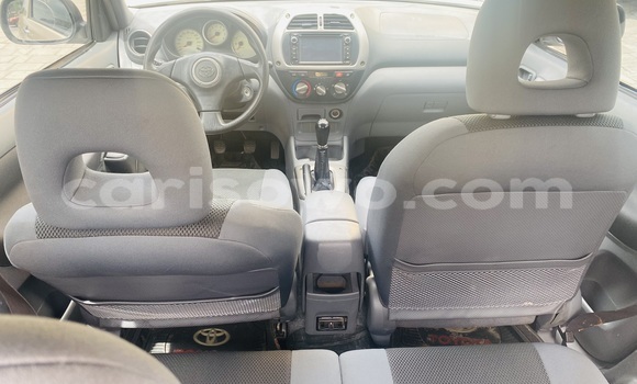 Acheter Occasion Voiture Toyota RAV4 Beige à Cotonou, Benin Acheter Occasion Voiture Toyota RAV4 Beige à Cotonou, Benin