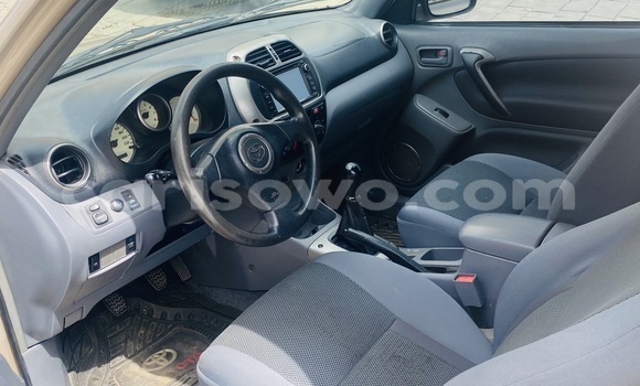 Acheter Occasion Voiture Toyota RAV4 Beige à Cotonou, Benin Acheter Occasion Voiture Toyota RAV4 Beige à Cotonou, Benin
