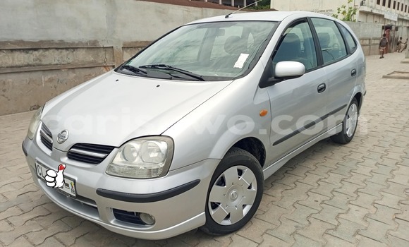 Acheter Occasion Voiture Nissan Almera Tino Gris à Cotonou, Benin