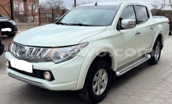Acheter Occasion Voiture Mitsubishi L200 Blanc à Cotonou, Benin Acheter Occasion Voiture Mitsubishi L200 Blanc à Cotonou, Benin