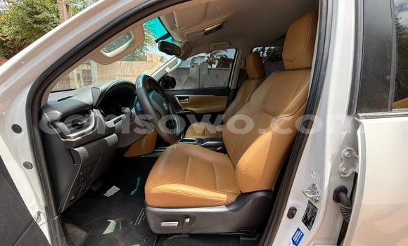 Ra Àlòkù Toyota Fortuner funfun Ọkọ̀ in Cotonou ni Benin Ra Àlòkù Toyota Fortuner funfun Ọkọ̀ in Cotonou ni Benin