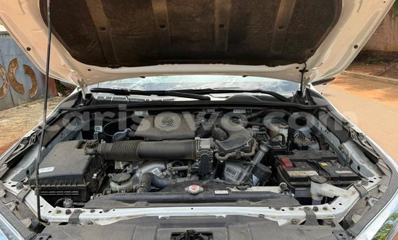 Ra Àlòkù Toyota Fortuner funfun Ọkọ̀ in Cotonou ni Benin Ra Àlòkù Toyota Fortuner funfun Ọkọ̀ in Cotonou ni Benin