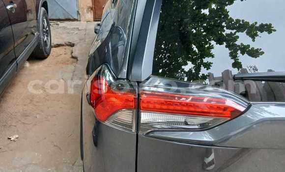 Acheter Occasion Voiture Toyota RAV4 Gris à Cotonou, Benin Acheter Occasion Voiture Toyota RAV4 Gris à Cotonou, Benin
