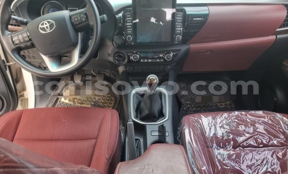 Acheter Occasion Voiture Toyota Hilux Noir à Cotonou, Benin Acheter Occasion Voiture Toyota Hilux Noir à Cotonou, Benin