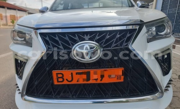 Acheter Occasion Voiture Toyota Hilux Noir à Cotonou, Benin Acheter Occasion Voiture Toyota Hilux Noir à Cotonou, Benin