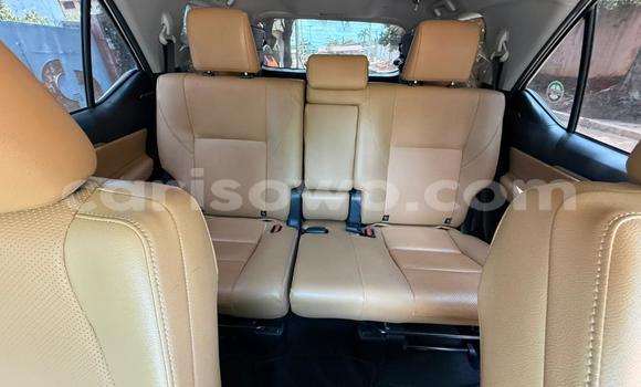 Ra Àlòkù Toyota Fortuner funfun Ọkọ̀ in Cotonou ni Benin Ra Àlòkù Toyota Fortuner funfun Ọkọ̀ in Cotonou ni Benin