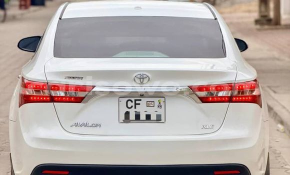 Acheter Occasion Voiture Toyota Avalon Blanc à Cotonou, Benin