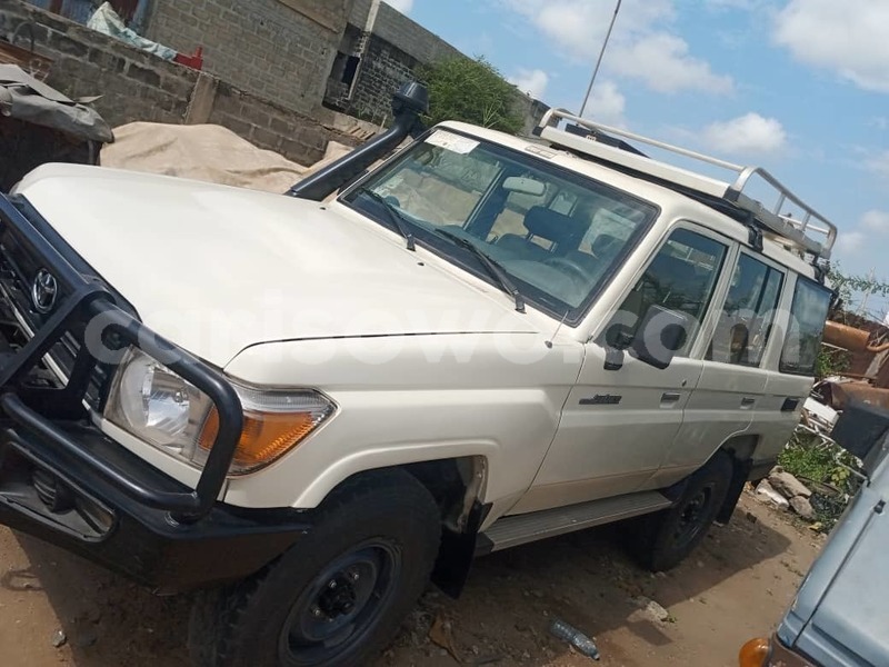 Big with watermark toyota land cruiser benin cotonou 24855
